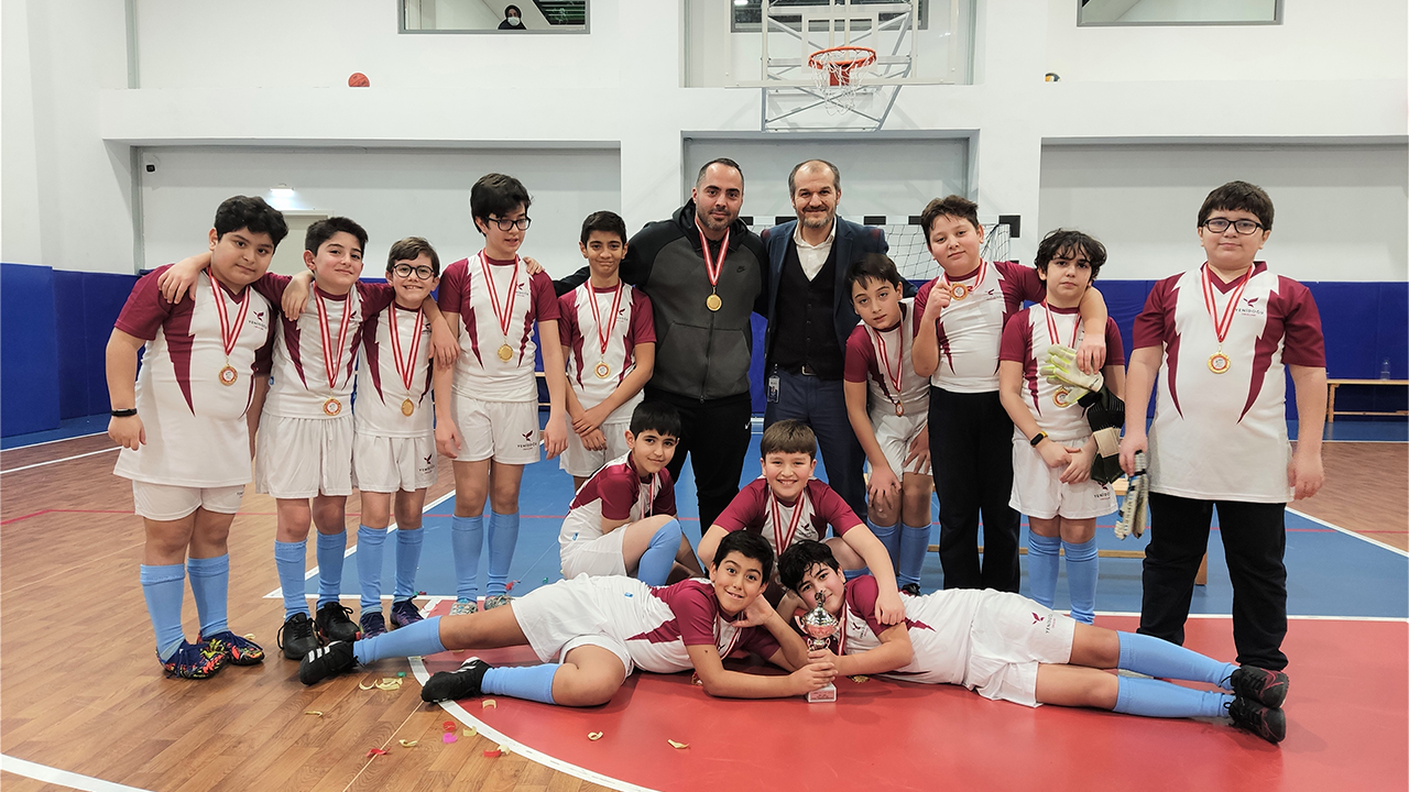 Kampüsler Arası Küçük Erkek Futsal ve Yıldız Erkek Futsal Turnuvası galeri görseli