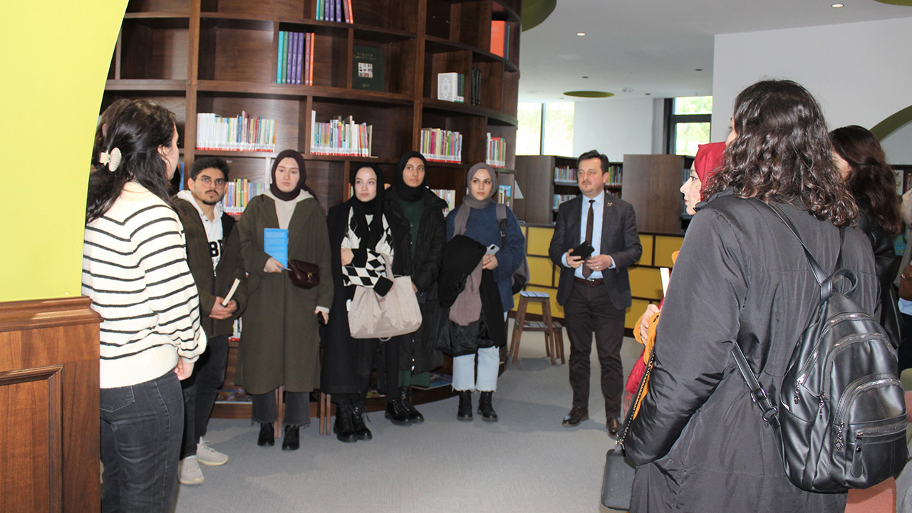 İbn Haldun Üniversitesi Öğrencilerinden Kampüsümüzü Ziyaret  galeri görseli