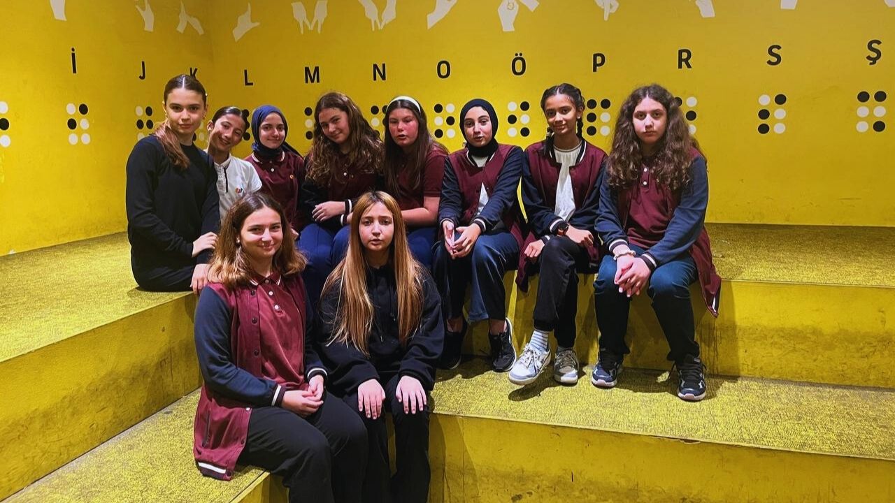 Öğrencilerimiz “Karanlıkta Diyalog” Müzesindeydi