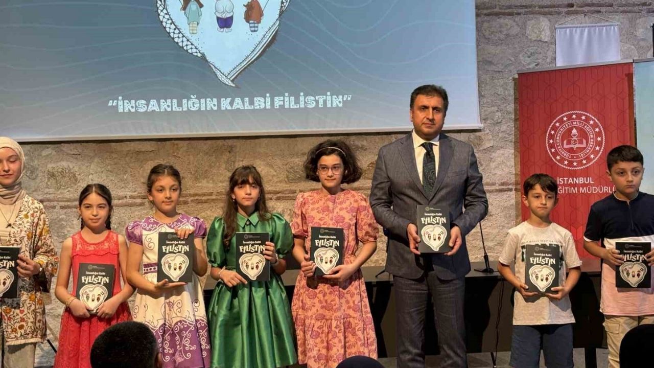 Öğrencilerimizin Eserleri İnsanlığın Kalbi Filistin Kitabında 