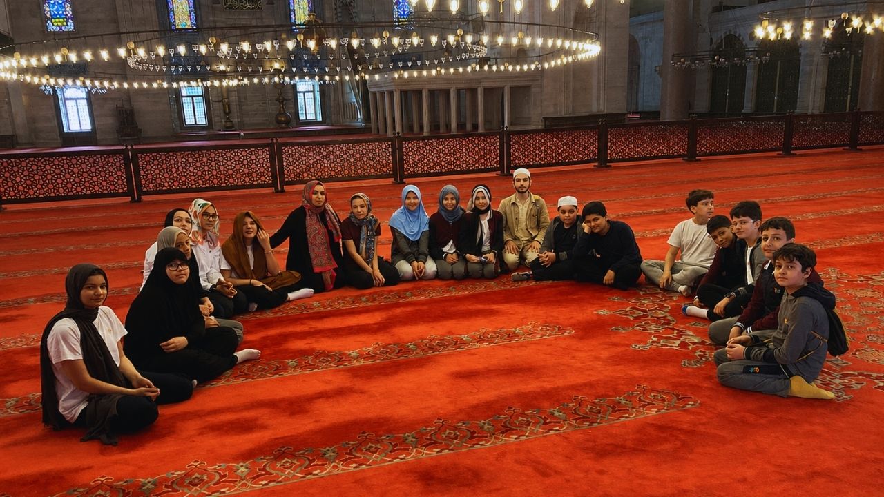 Tarihî ve Manevi Değerlerimizi Yerinde Öğrendiler 